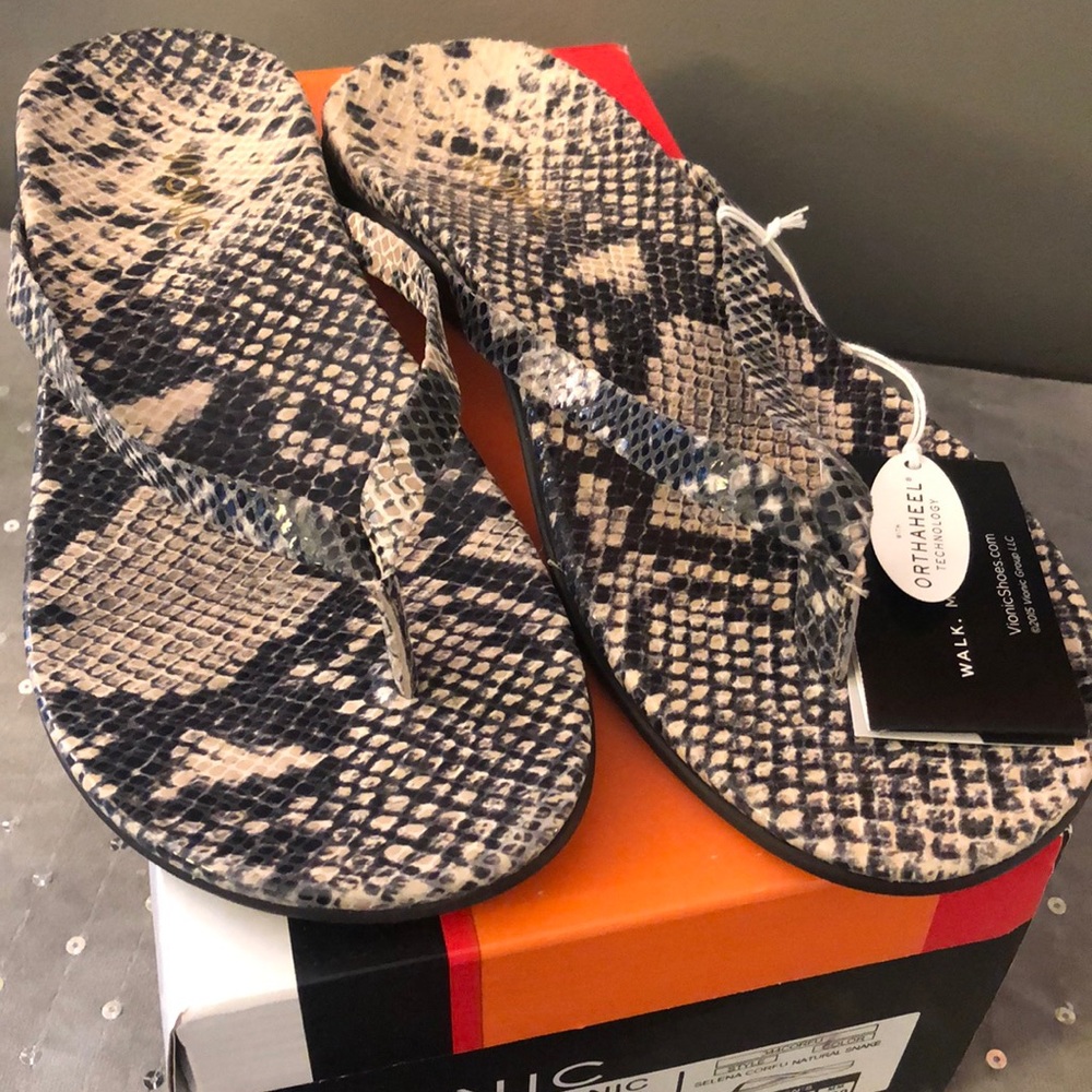 Vionic NWT Selena Corfu snake skin flip flop